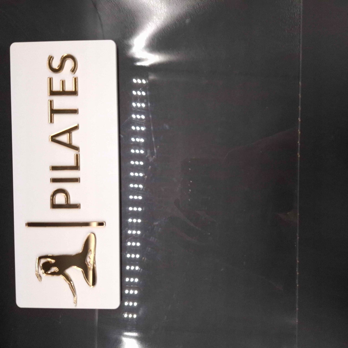 TABLICZKA NA DRZWI Z NAPISEM PILATES DLA SZKÓŁ PILATESU JOGI SPA WELLNESS