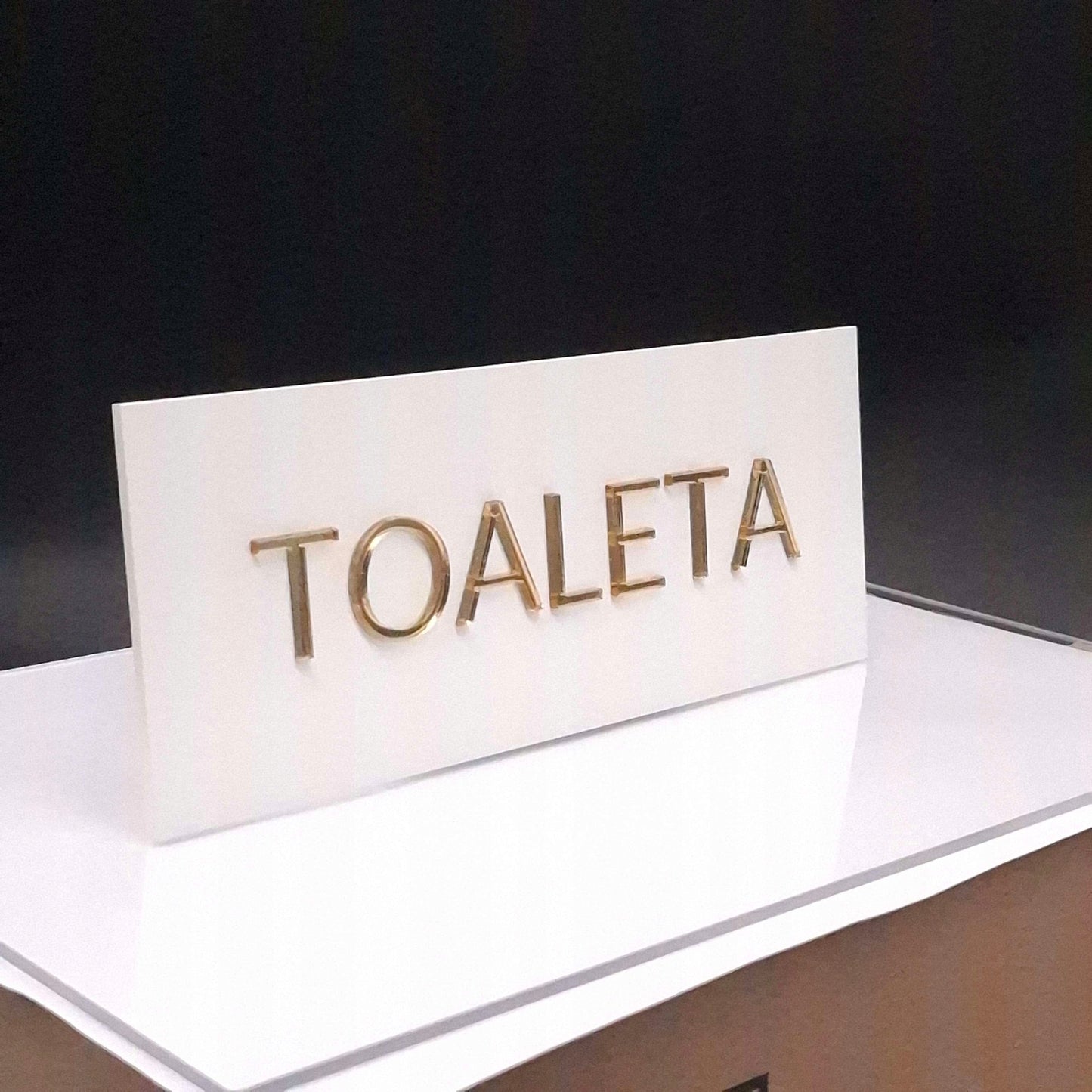 TABLICZKA NA DRZWI TOALETA DO BIURA INFORMACYJNA PLEXI ZŁOTE NAPISY GLAMOUR