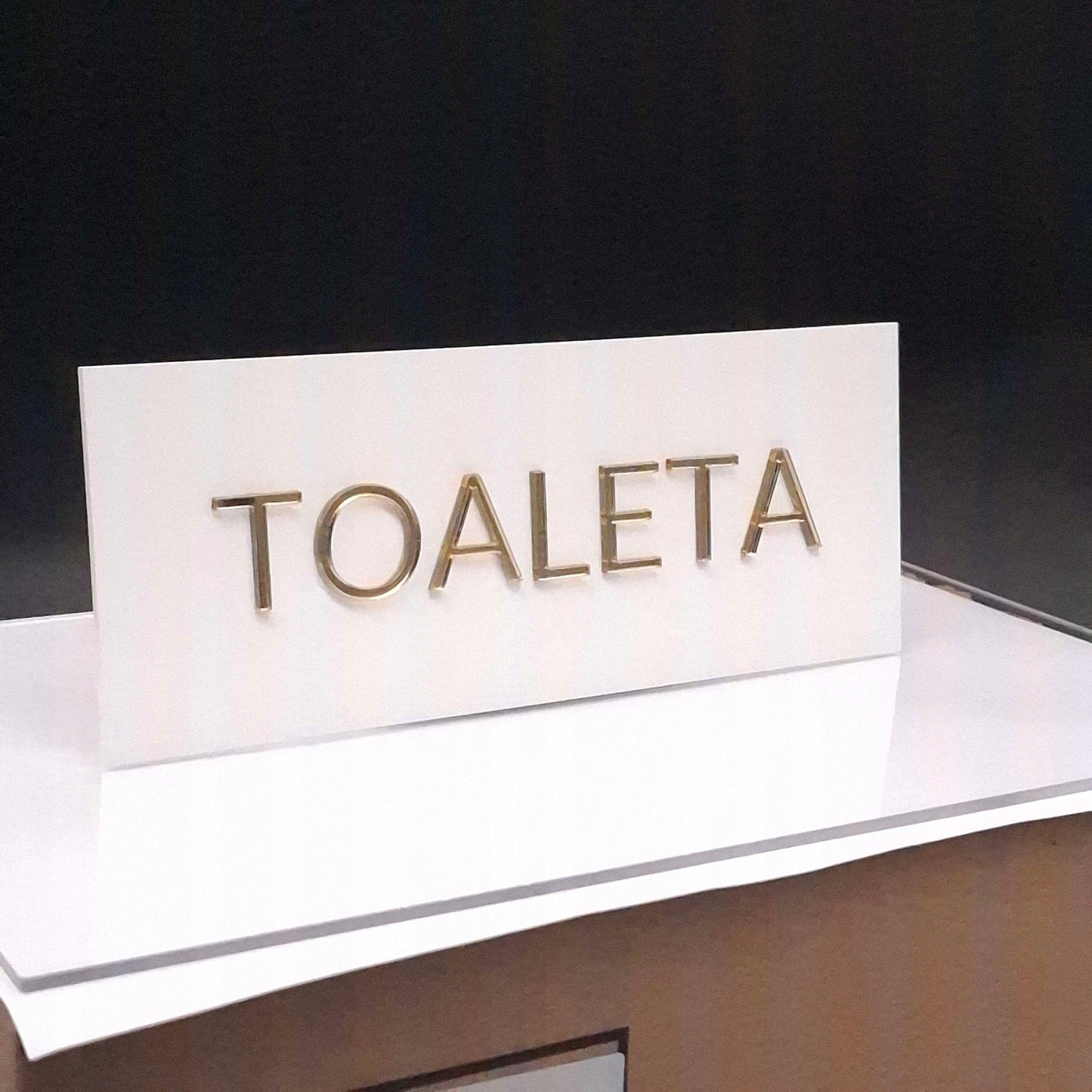 TABLICZKA NA DRZWI TOALETA DO BIURA INFORMACYJNA PLEXI ZŁOTE NAPISY GLAMOUR