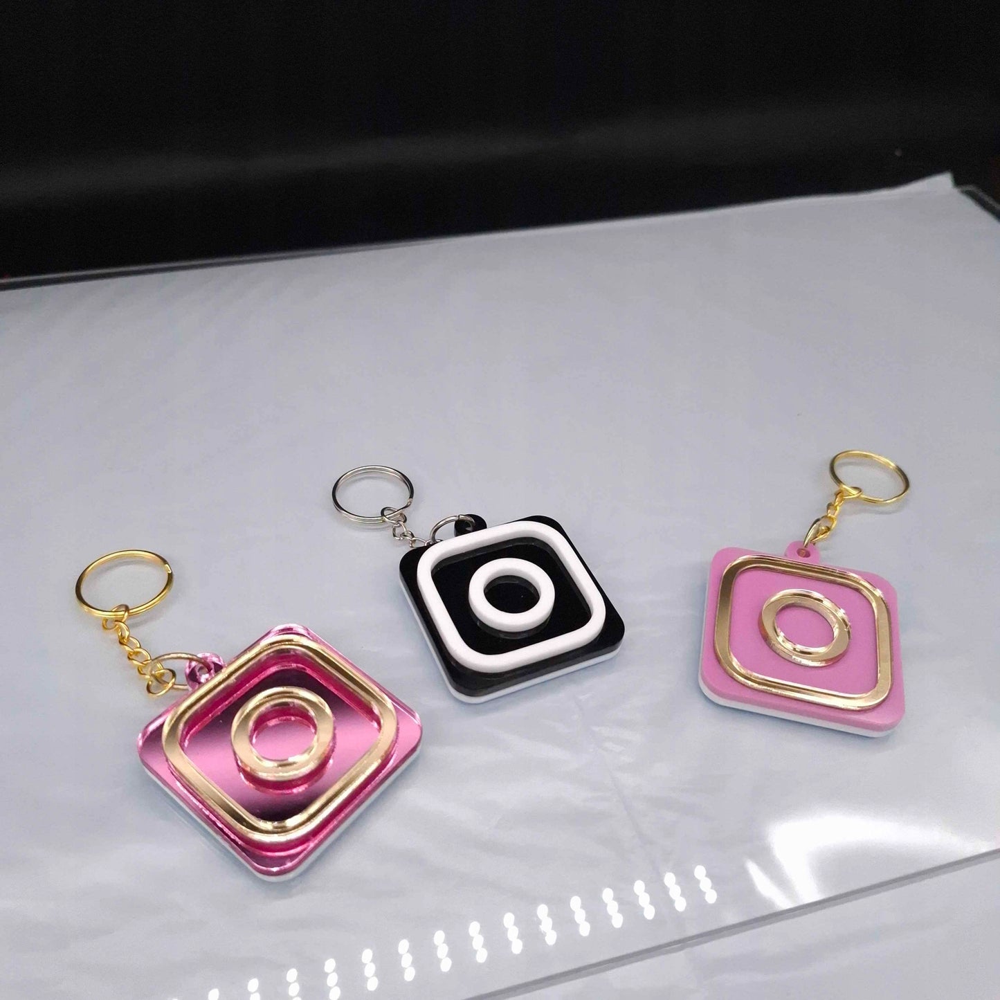 BRELOK NFC BRELOCZEK INSTAGRAM MARKETING TAG NTAG215 13.56MHz PROGRAMOWALNY